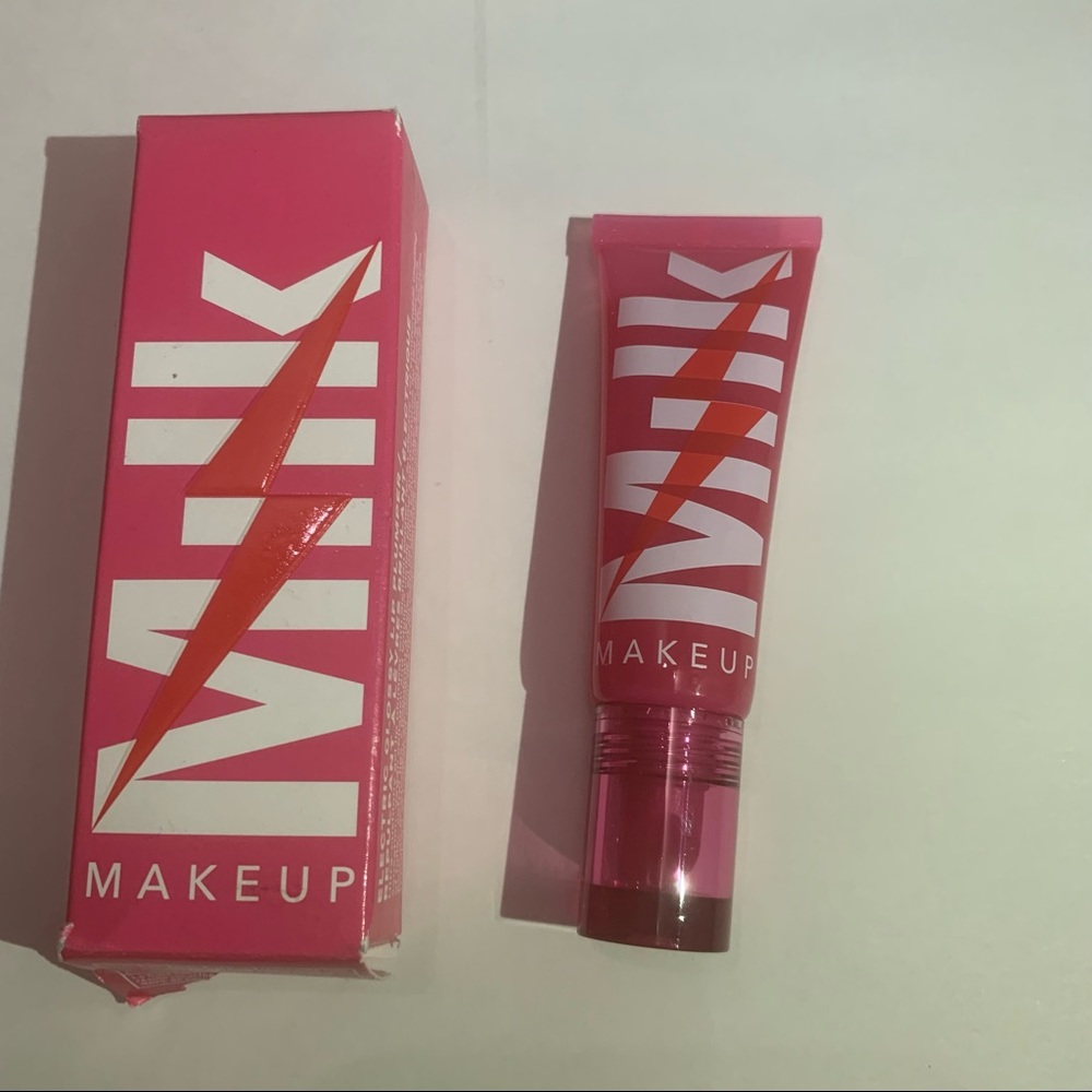 Milk glossy lip